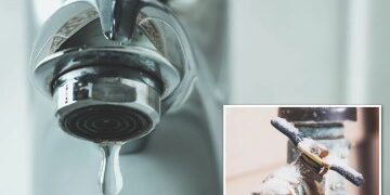 La tormenta Kristin de 'alerta roja' arrasa los puntos turísticos británicos mientras 5 muertos en vendavales de 110 mph en Portugal y España son golpeados por la NIEVE