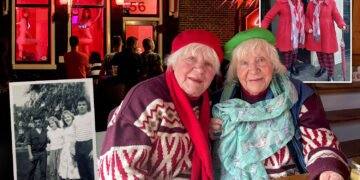 Las prostitutas más viejas del mundo, 83 años, que son GEMELAS levantan la tapa sobre las solicitudes de 'gnomos', botas de cuero de marca registrada y rozan con la Reina