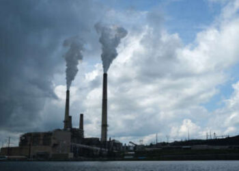 La central eléctrica de carbón Mount Storm, propiedad de Dominion Energy, se ve en Mount Storm, Virginia Occidental, el 30 de junio de 2025.