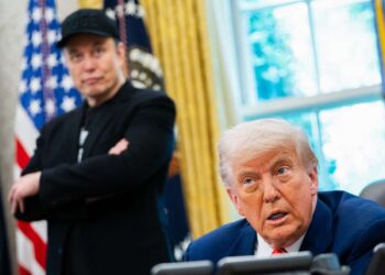 Los 15 principales multimillonarios estadounidenses ganaron casi un billón de dólares en riqueza en el primer año de Trump