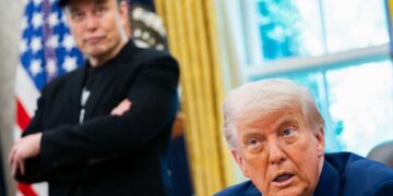 Los 15 principales multimillonarios estadounidenses ganaron casi un billón de dólares en riqueza en el primer año de Trump