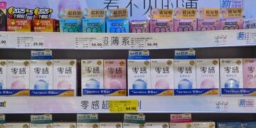 Los petroleros rompen el bloqueo de Trump a Venezuela al escapar en una carrera coordinada en 'Modo Oscuro' pasando por delante de la Marina y la Guardia Costera de EE. UU.
