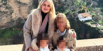 Madre británica asesinada a cuchillo en España 'colocó cámaras y cambió cerraduras para mantener alejado a su ex' que le dijo a la policía 'Hice algo malo'