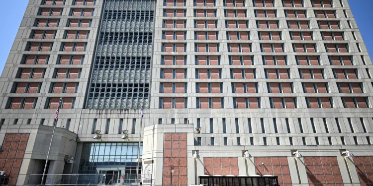 Maduro 'será arrojado a la famosa cárcel de Nueva York' donde estuvieron retenidos Diddy, Ghislaine Maxwell y R Kelly mientras espera juicio