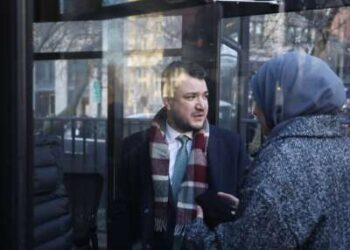 Mahmoud Khalil llega a la ceremonia de inauguración del alcalde de la ciudad de Nueva York, Zohran Mamdani, el 1 de enero de 2026 en la ciudad de Nueva York.