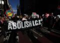 Más estadounidenses que nunca apoyan la abolición de ICE, según muestran datos de encuestas