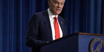 Mehmet Oz resta importancia a las vacunas contra la gripe a medida que aumentan las hospitalizaciones en EE. UU.