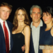 Donald Trump, Melania Trump, Jeffrey Epstein y Ghislaine Maxwell posan juntos.