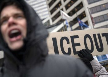 Miles de habitantes de Minnesota participan en huelga general contra ICE