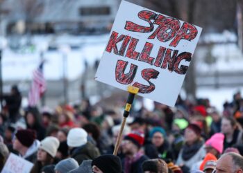 Minnesota e Illinois presentan demandas para detener las operaciones del DHS