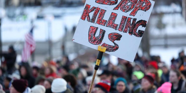 Minnesota e Illinois presentan demandas para detener las operaciones del DHS