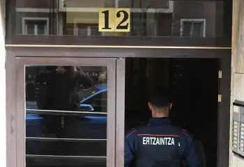 Momento de terror: pasajero se desnuda y amenaza con saltar del avión mientras grita '¿quieren que muramos?' en el terror del aire