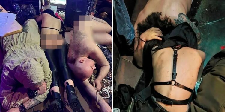 Un collage de imágenes que contiene 2 imágenes. La imagen 1 muestra a los miembros del grupo de teatro detenidos tirados en el suelo. La imagen 2 muestra una fiesta desnuda.