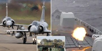 Momento escalofriante: China practica simulacros de 'ataque de decapitación' arrojando bombas en un atrevido ataque nocturno para capturar a los líderes de Taiwán