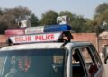 Coche de policía en Nueva Delhi, India