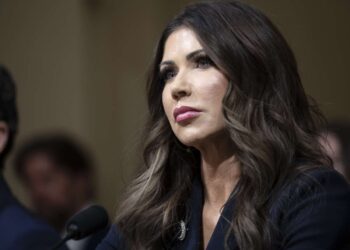 Noem restringe el día de supervisión de ICE en el Congreso después del asesinato de Renee Good