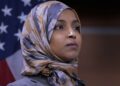 Omar dice que Trump está “en pánico” cuando anuncia que el Departamento de Justicia la investigará