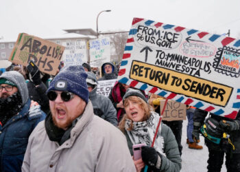 Patel dice que el FBI descubrió grupos que financiaban protestas en Minnesota