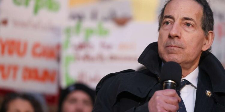 Raskin dice que podría ser necesaria una huelga general a nivel nacional para detener a Trump