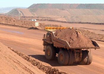 Un camión de transporte en la mina de mineral de hierro Rio Tinto West Angelas en la región de Pilbara en Australia Occidental, el 9 de julio de 2014. (Alan Porritt/AAP Image)