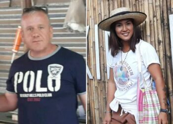 Un collage de imágenes que contiene 2 imágenes. La imagen 1 muestra a la policía persiguiendo al marido británico, de 56 años, acusado de matar a su esposa tailandesa, de 43 años, y huir. La imagen 2 muestra a la policía persiguiendo al marido británico, de 56 años, acusado de matar a su esposa tailandesa, 43, y huyendo.