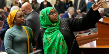 Sombras del engaño: desentrañando la red de fraude somalí en el sistema de bienestar social de Maine