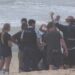 Tres ataques de tiburones sacuden Sydney en HORAS: un joven nadador es mordido, un niño de 12 años tiene las piernas mutiladas y la tabla de surf del niño mordida