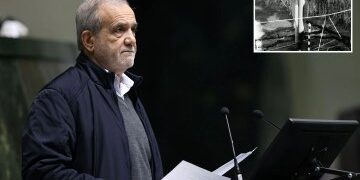 Trump amenaza con "golpear duramente a Irán" si el ayatolá mata a manifestantes mientras grandes multitudes salen a las calles de Teherán y se corta Internet