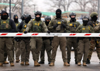 Trump comparte video que muestra una confrontación violenta anterior entre Pretti y agentes federales