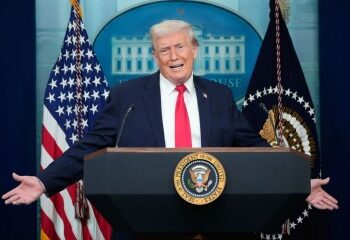 Trump confisca el SÉPTIMO petrolero en el Caribe mientras imágenes muestran a fuerzas especiales en un barco después de que 'tomó petróleo de Venezuela'