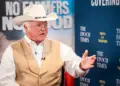 El comisionado del Departamento de Agricultura de Texas, Sid Miller, habla con The Epoch Times en Irving, Texas, el 22 de septiembre de 2023. (Samira Bouaou/The Epoch Times)