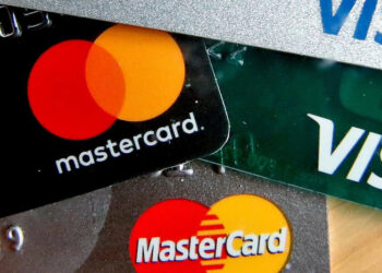 Trump pide un límite temporal del 10 por ciento a las tasas de interés de las tarjetas de crédito