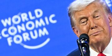 Trump se refiere repetidamente a Groenlandia como Islandia en un discurso en el que promete tomar el poder