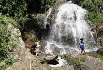 Turista arrastrado por la corriente del río Ártico mientras participaba en un tratamiento de salud de "hielo flotante" en unas vacaciones de la "lista de deseos"