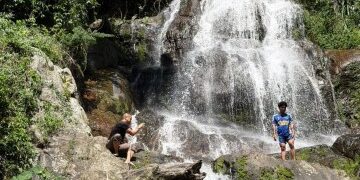 Turista arrastrado por la corriente del río Ártico mientras participaba en un tratamiento de salud de "hielo flotante" en unas vacaciones de la "lista de deseos"