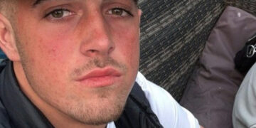 Familia desconsolada después de que un turista británico de 21 años fuera encontrado muerto en una habitación de hotel en Tailandia