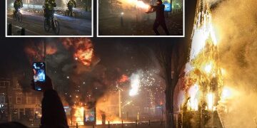 Una enorme explosión destruye varios edificios y deja un incendio arrasador, cuatro heridos y se teme que haya más enterrados bajo los escombros.