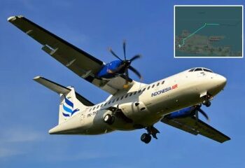 Una mujer muere mientras tormentas eléctricas "muy peligrosas" azotan Australia mientras las advertencias de evacuación se ciernen sobre graves inundaciones repentinas