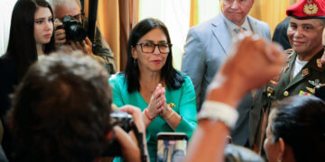 Venezuela planea amnistía para presos políticos y cierre de notorio centro de detención