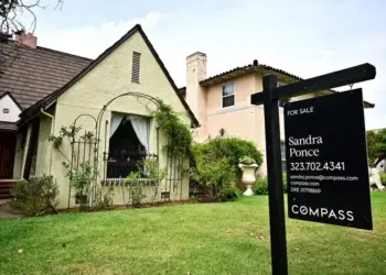 As Mortgage Rates Decline, Homebuyers Gain $30,000 in Purchasing Power