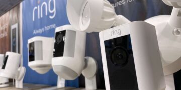 Anuncio del Super Bowl para cámaras Ring promocionado AI Surveillance Network