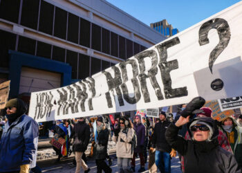 Con una nueva política, el DHS se propone encarcelar hasta 100.000 refugiados