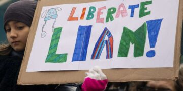 DHS presenta solicitud para terminar los casos de asilo de la familia de Liam Conejo Ramos