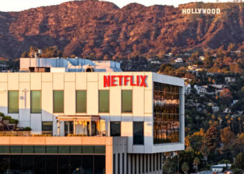 El CEO de Netflix enfrenta críticas de los legisladores por la fusión de Warner