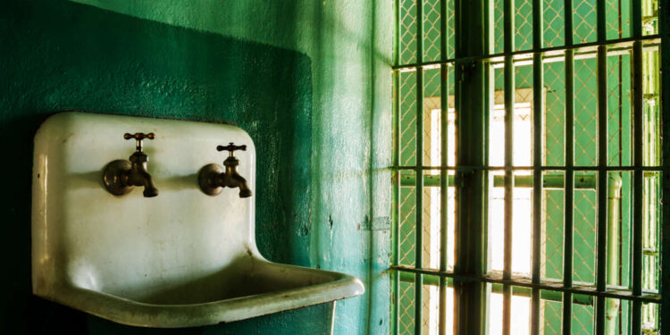 El agua potable es un derecho humano básico que las prisiones de Texas no respetan