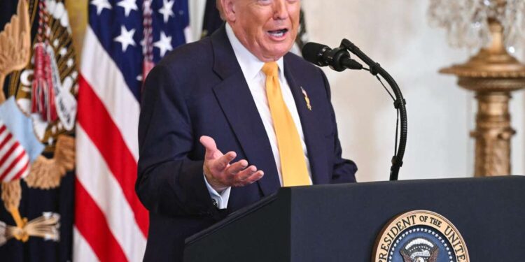 El mensaje de Trump sobre la historia de los negros impulsa el proyecto de ley Los críticos dicen que priva de derechos a los votantes negros