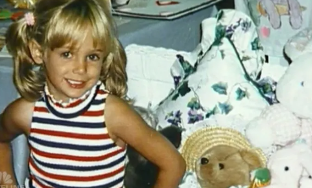 El padre de JonBenet Ramsey critica las afirmaciones "crueles" de que su hija aparece en los archivos de Epstein y dice que "no hay nada de cierto en ello"