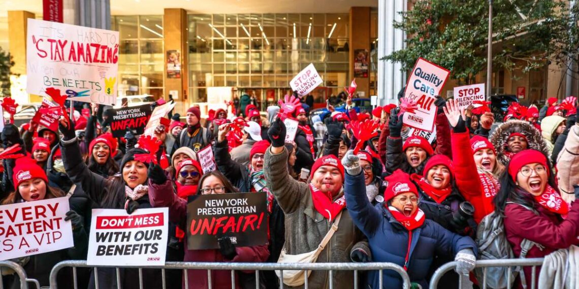 Enfermeras en huelga de costa a costa se enfrentaron a las fuerzas corporativas y ganaron