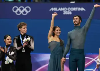 Escándalo sobre hielo: la dudosa puntuación del juez francés priva a los estadounidenses de la gloria olímpica