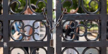 Estudiante de Columbia detenido por el DHS después de que, según informes, los agentes mintieran para poder entrar a la residencia